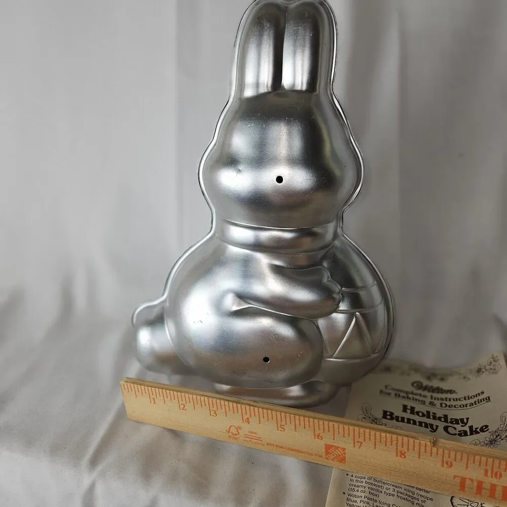 Easter Bunny Rabbit Baking Cake Pan 3D Mold Wilton 1984 #502-3452 Spring...